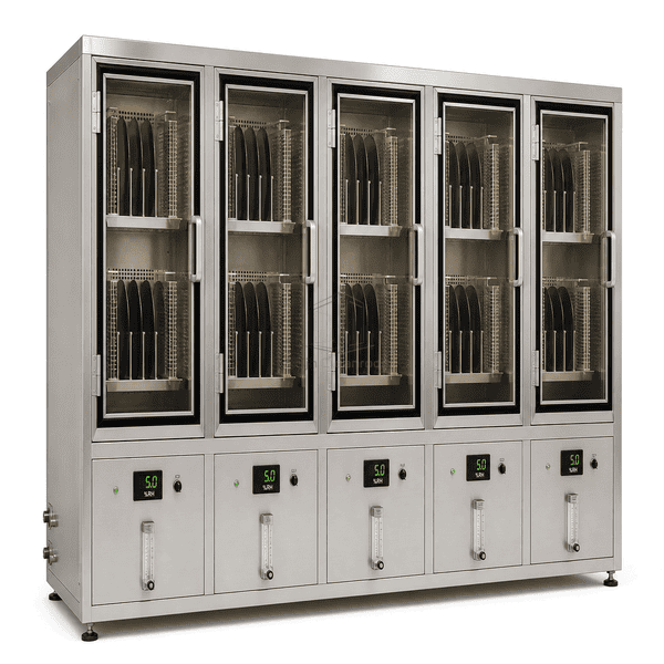 Wide multi-bay wafer dry storage cabinet with independent cassette compartments